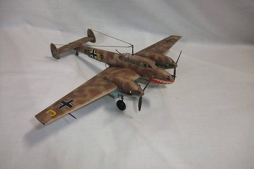 Amazon | 完成品 ドイツ空軍メッサーシュミットBf110 戦闘爆撃機