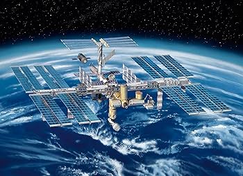 Amazon | ドイツレベル ISS 国際宇宙ステーション 1/144 R04841
