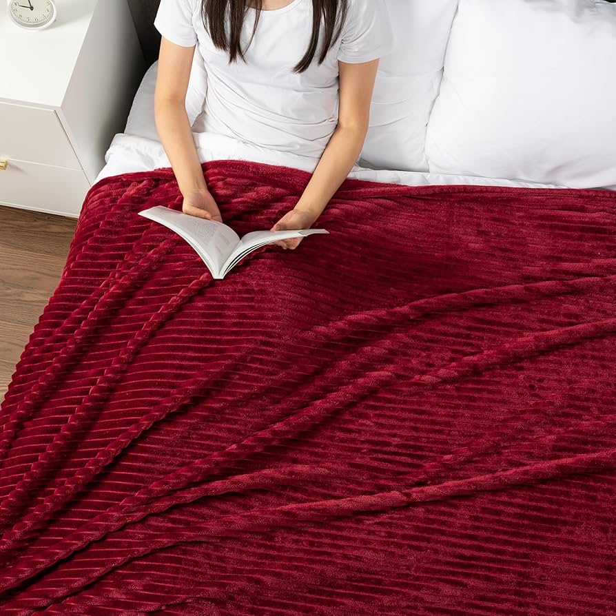 Amazon.com: PAVILIA Super Soft Fleece Throw Blanket Burgundy Wine