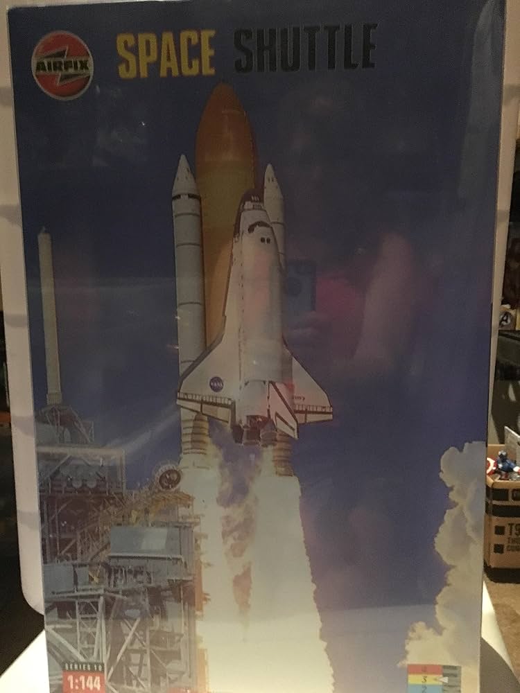 Amazon.co.jp: エアフィックス 1/144 スペースシャトル プラモデル
