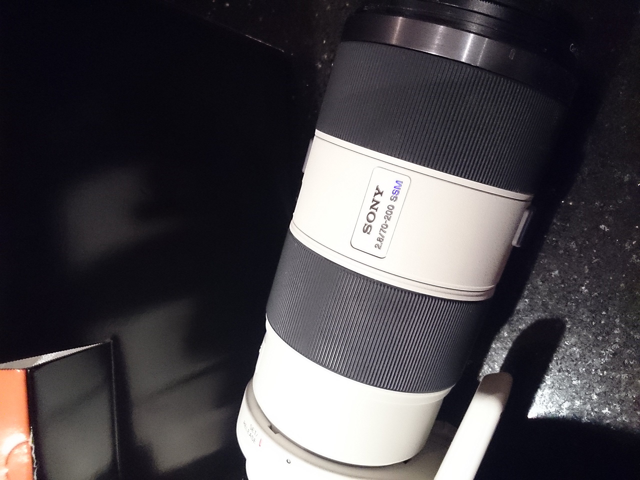 Amazon.com : Sony SAL70200G 70-200mm f/2.8 SSM Lens for Sony Alpha