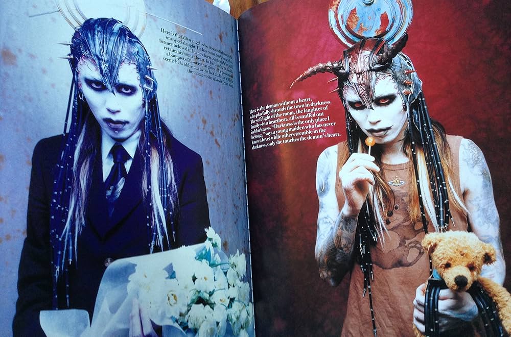 Gothic & Lolita Bible: 1 | Amazon.com.br