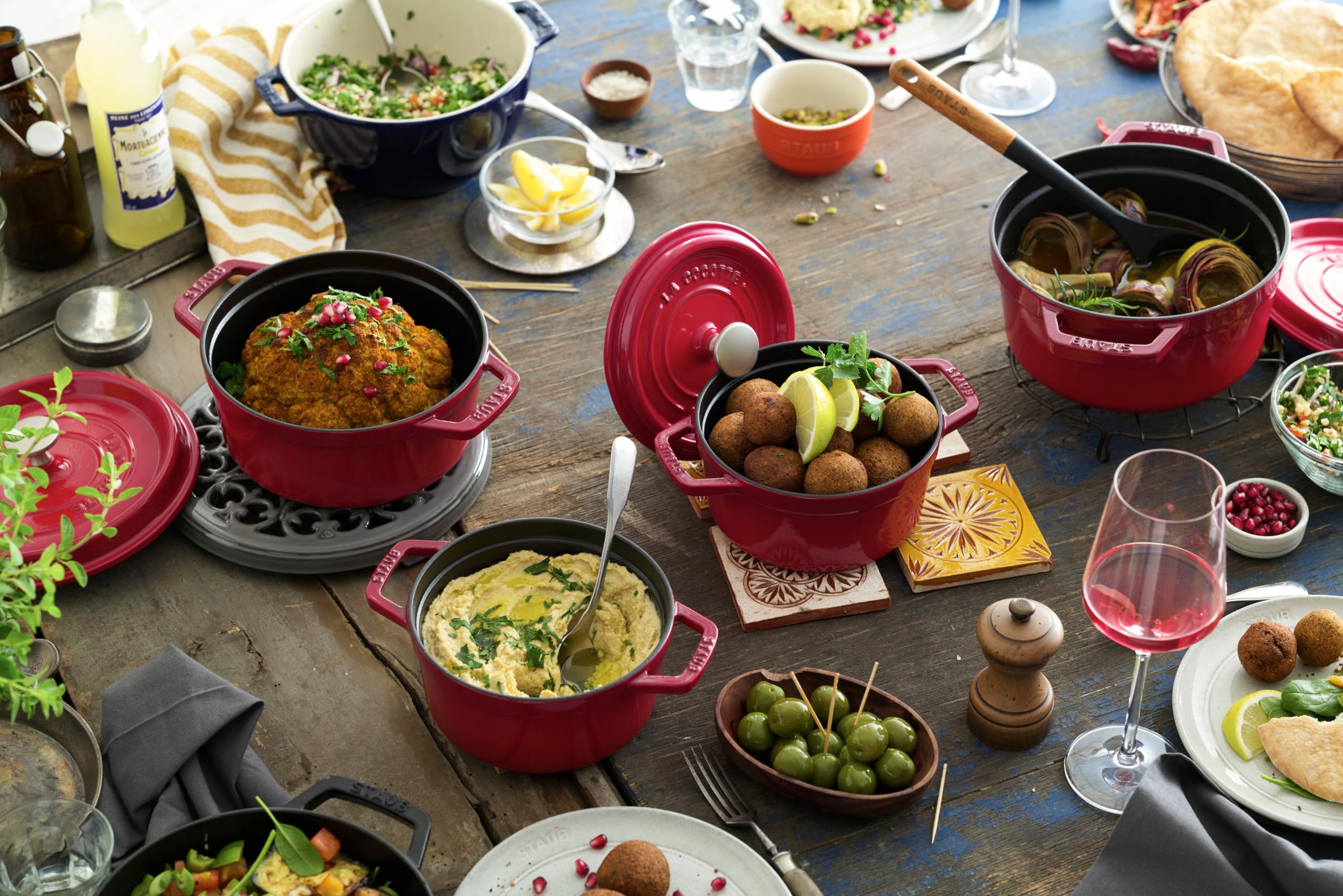 Amazon.co.jp: staub ストウブ 「 ピコ ココット ラウンド チェリー