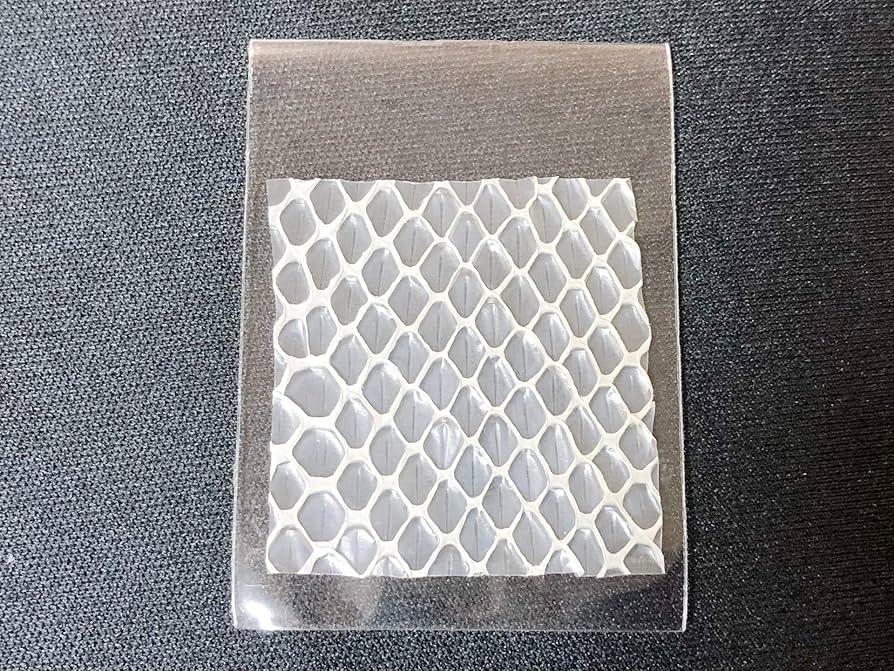 60サイズ一杯分！白ヘビの抜け殻纏め売り 60サイズ一杯分！白ヘビの