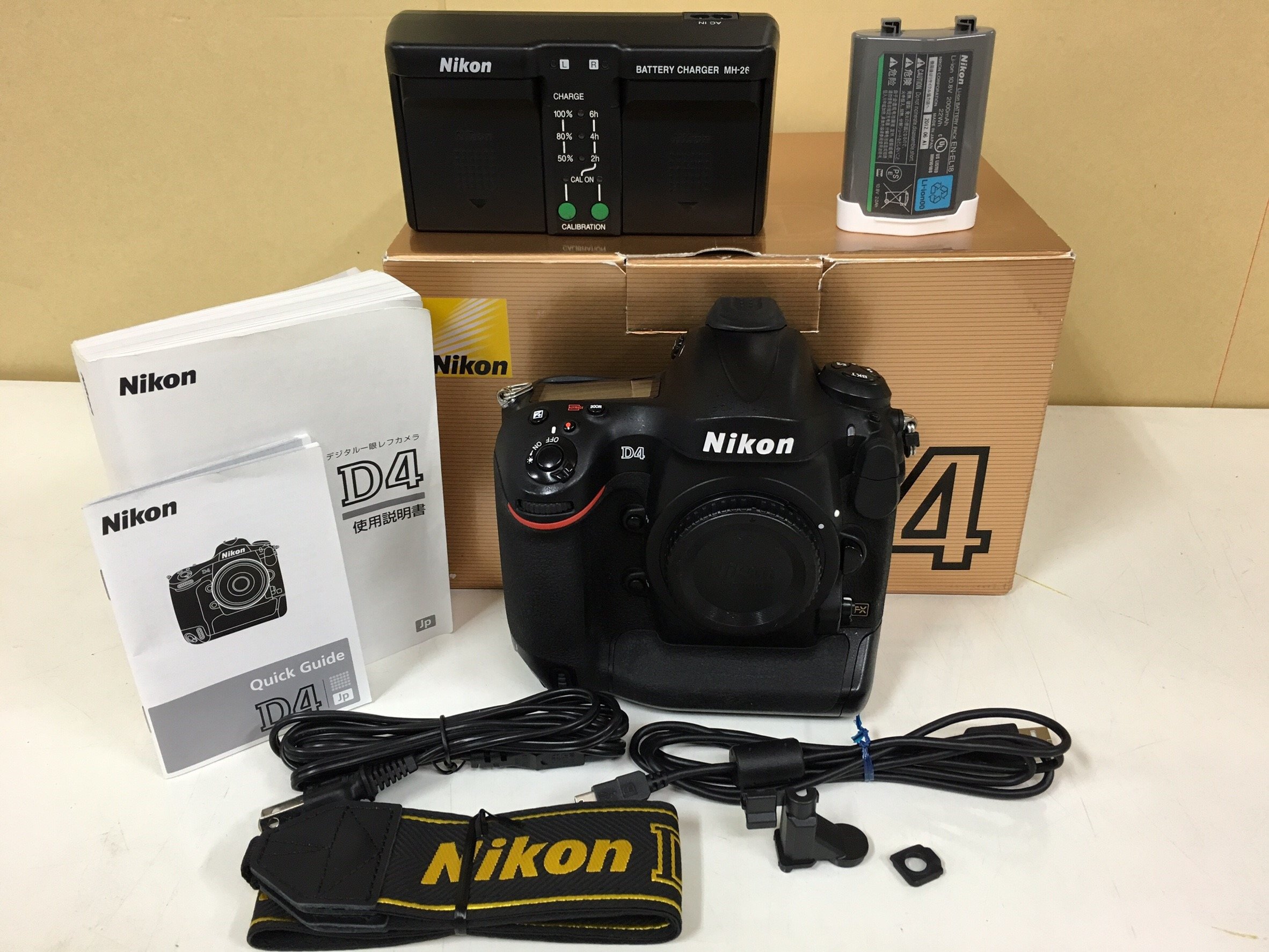 Amazon | Nikon デジタル一眼レフカメラ D4 ボディー D4 | デジタル