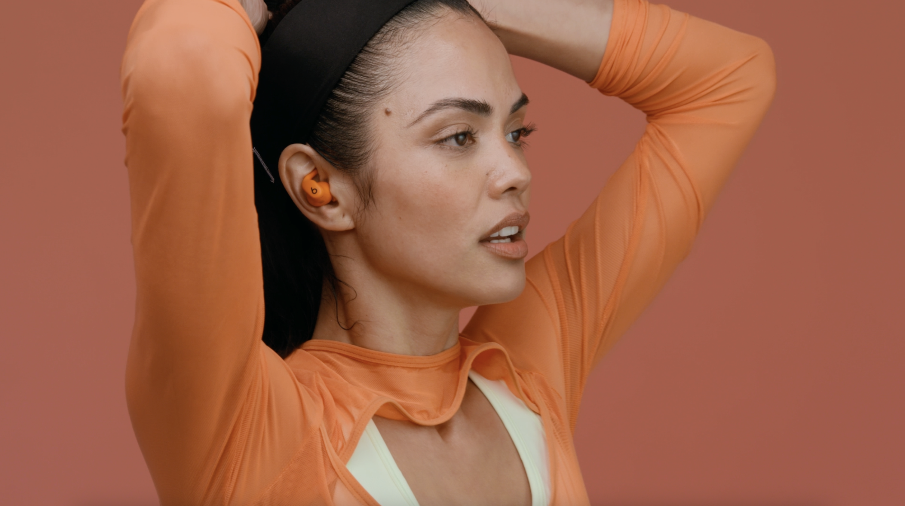 Amazon.co.jp: Beats - Powerbeats Fit - ワイヤレスノイズキャンセ