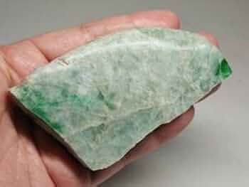 Amazon.co.jp: 鮮緑 200g 翡翠 原石 ヒスイ 鉱物 鑑賞石 糸魚川 水石