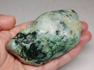 Amazon.co.jp: 親不知 395g 翡翠 原石 ヒスイ 鉱物 鑑賞石 糸魚川 水石