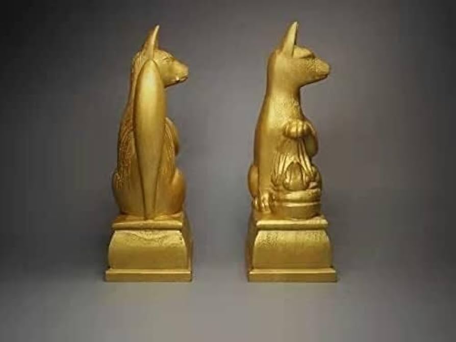 Amazon｜お稲荷様 一対 金色 樟木製 木彫り 狐 神狐 キツネの置物 神棚