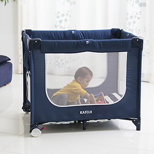 Amazon.co.jp: カトージ ポータブルベビーベッド おむつ替えテーブル付