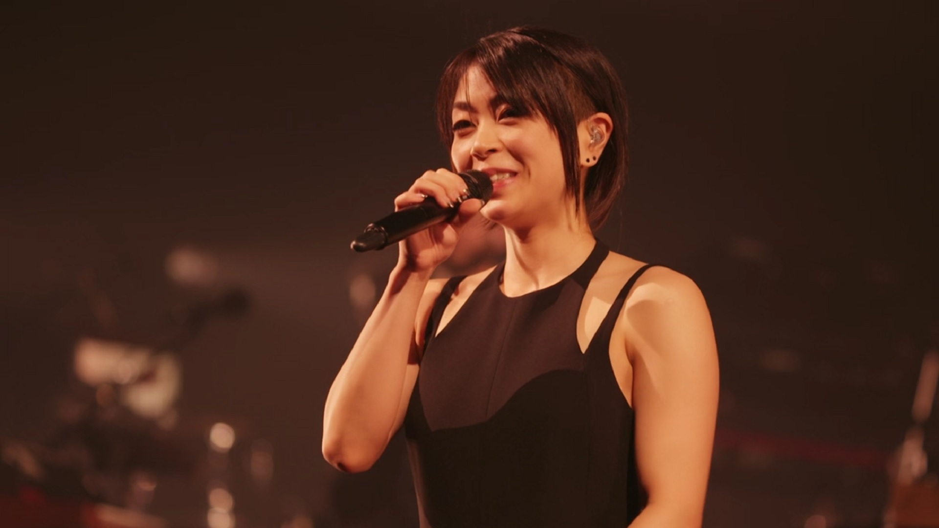 Amazon.co.jp: Hikaru Utada: Laughter in the Dark Tour 2018を観る