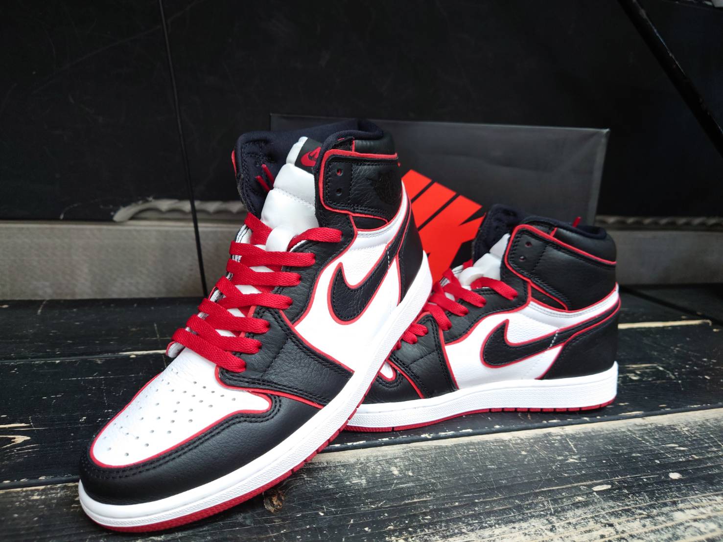 5/10□買取情報◇NIKE AIR JORDAN 1 RETRO HIGH “ブラッド ライン