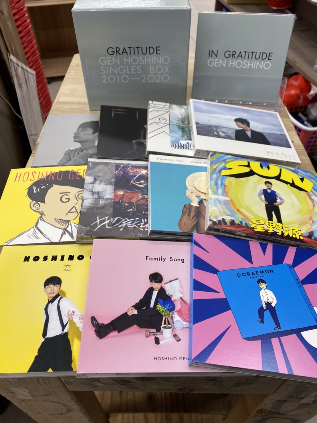 2/17☆〈星野源/Gen Hoshino Singles Box “GRATITUDE”〉お売りいただき