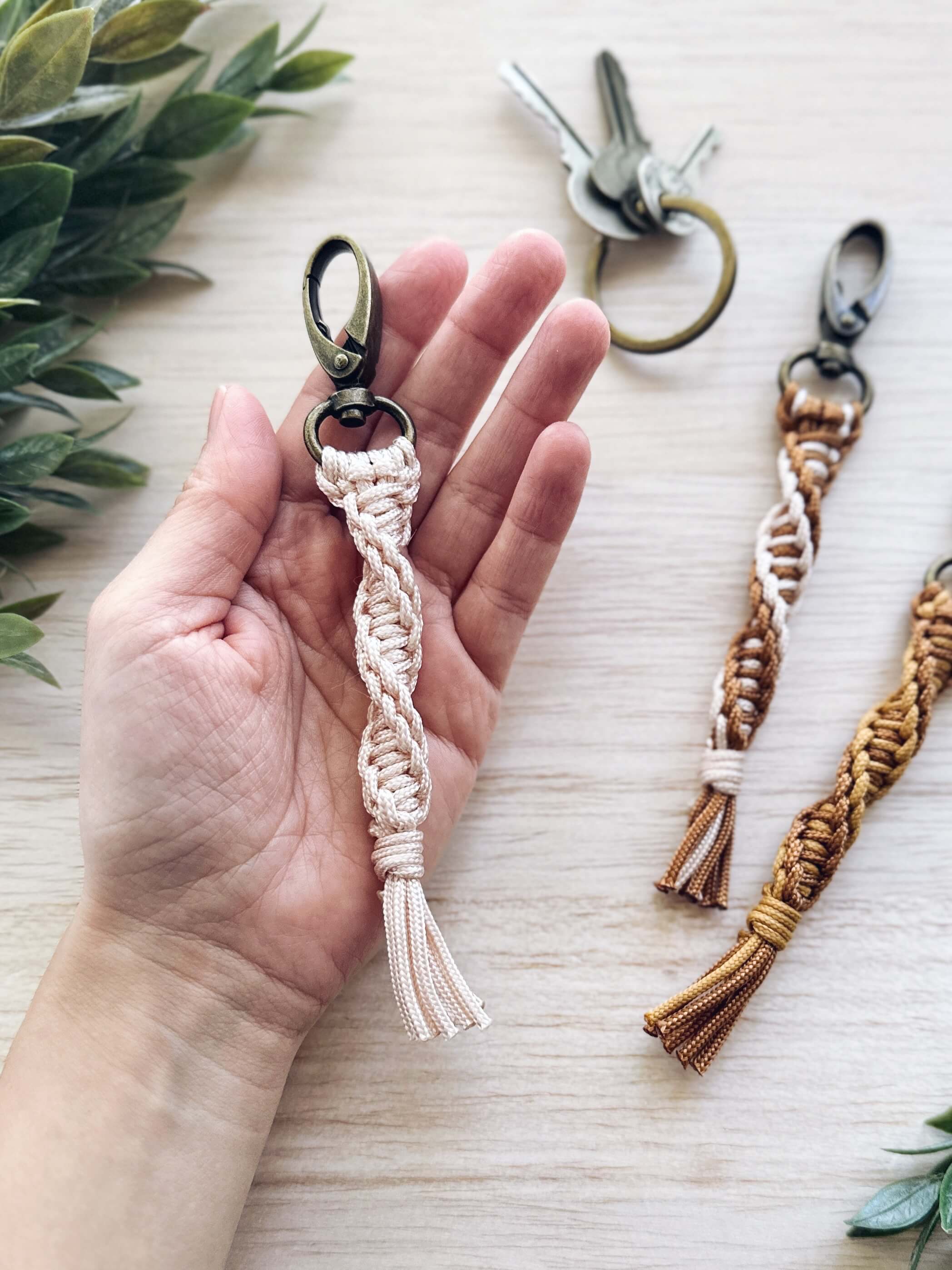 Paracord Macrame Keychain Pattern | Beginner | Knox – Manifold Witness
