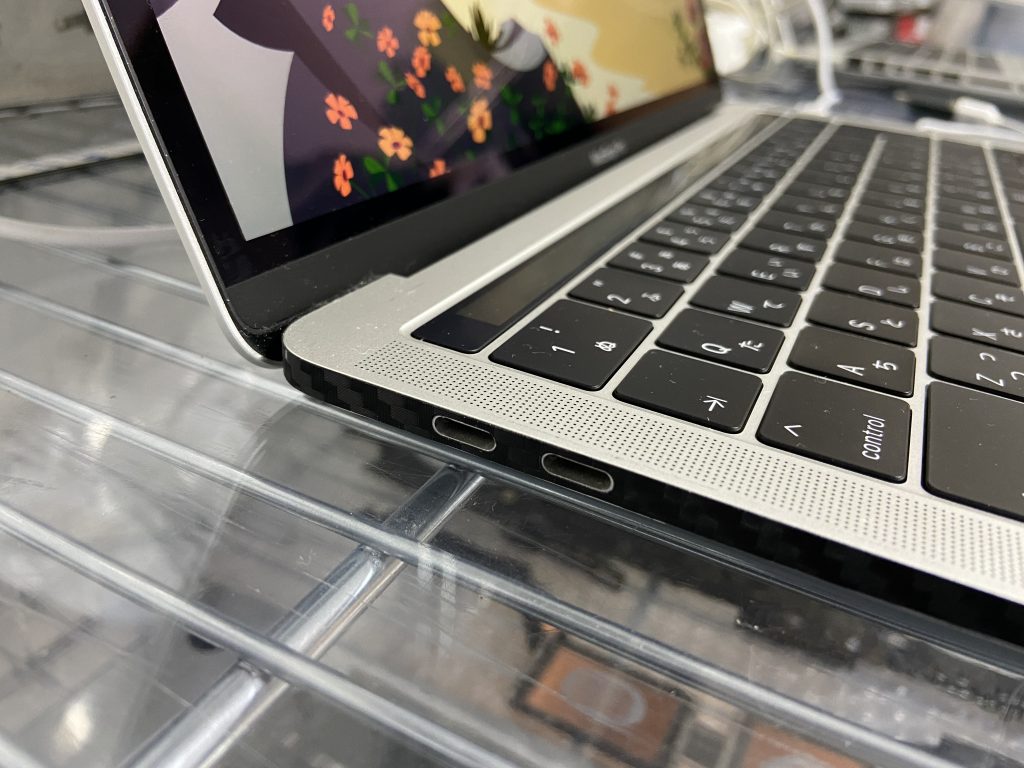 Touch Bar故障】MacBookPro Touch Bar修理！ | Mac修理アースト