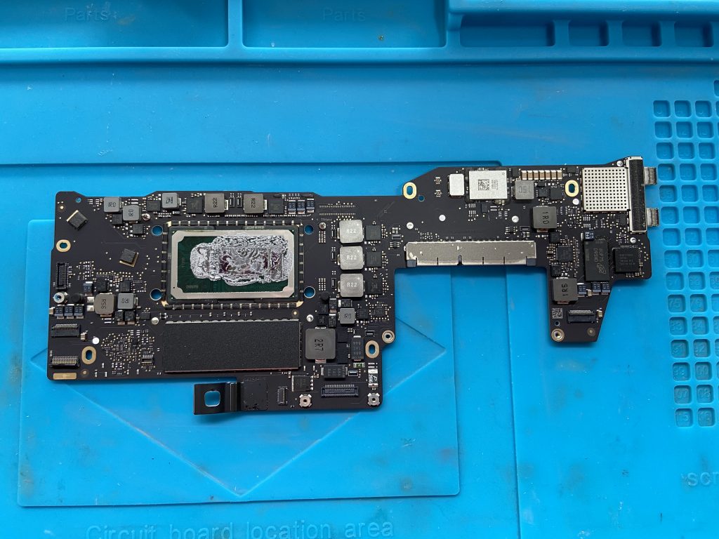 液体混入】電源が入らないMacBookProのロジックボードを修理！ | Mac
