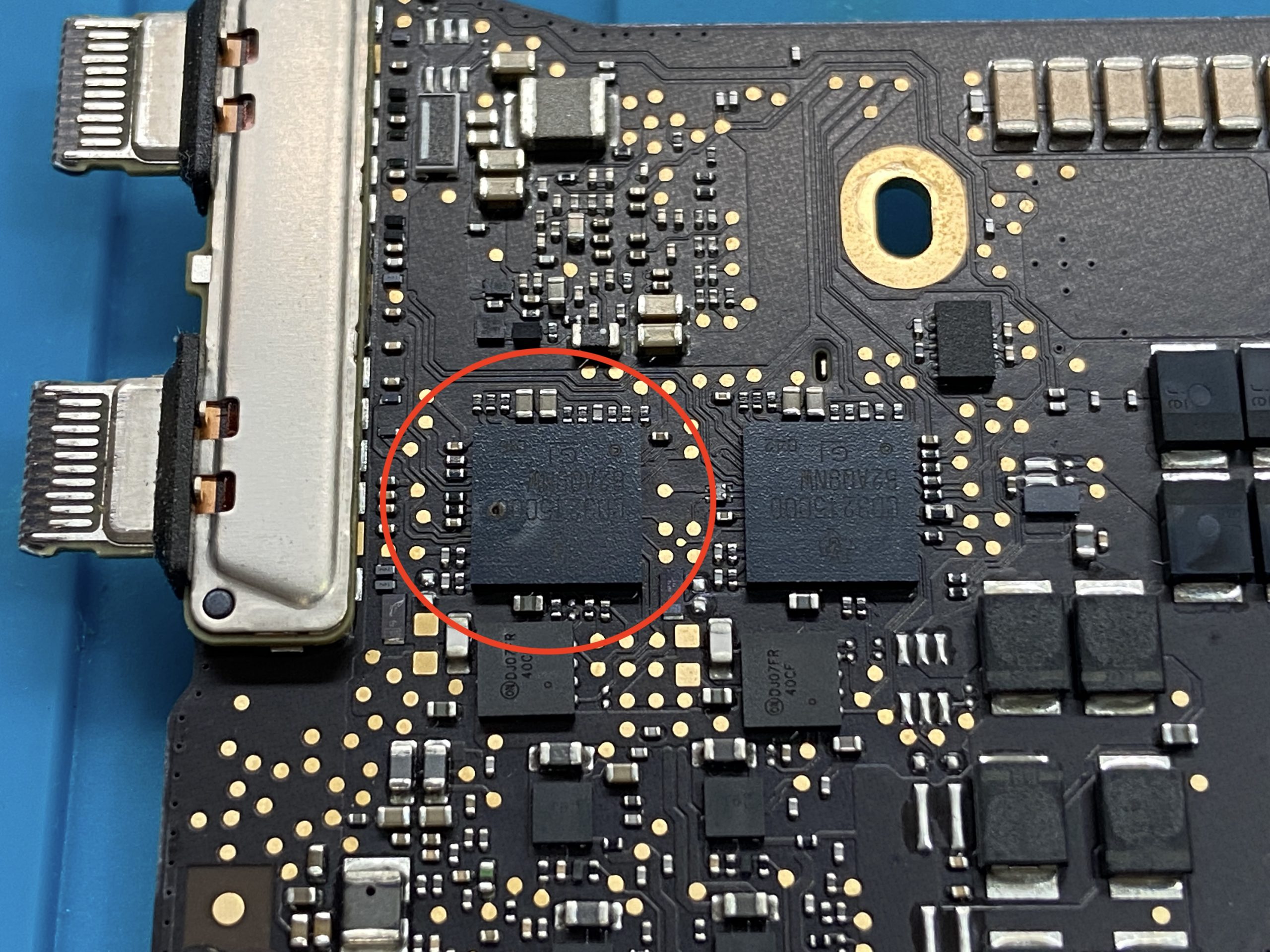 バッテリーの減りが早い！】MacBookPro 2017 A1708 のロジックボードを