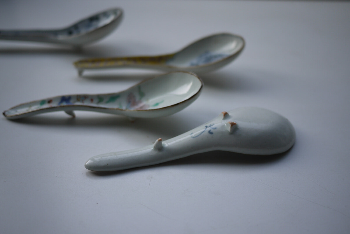 エキゾチックな絵柄に夢中、松浦コータローさんのレンゲ。｜おしゃべり