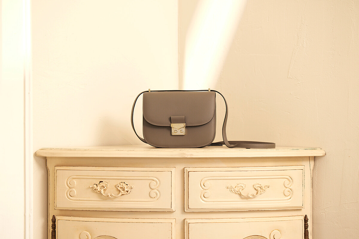 日常に輝きをもたらす、ボナベンチュラのステラ ショルダーバッグ