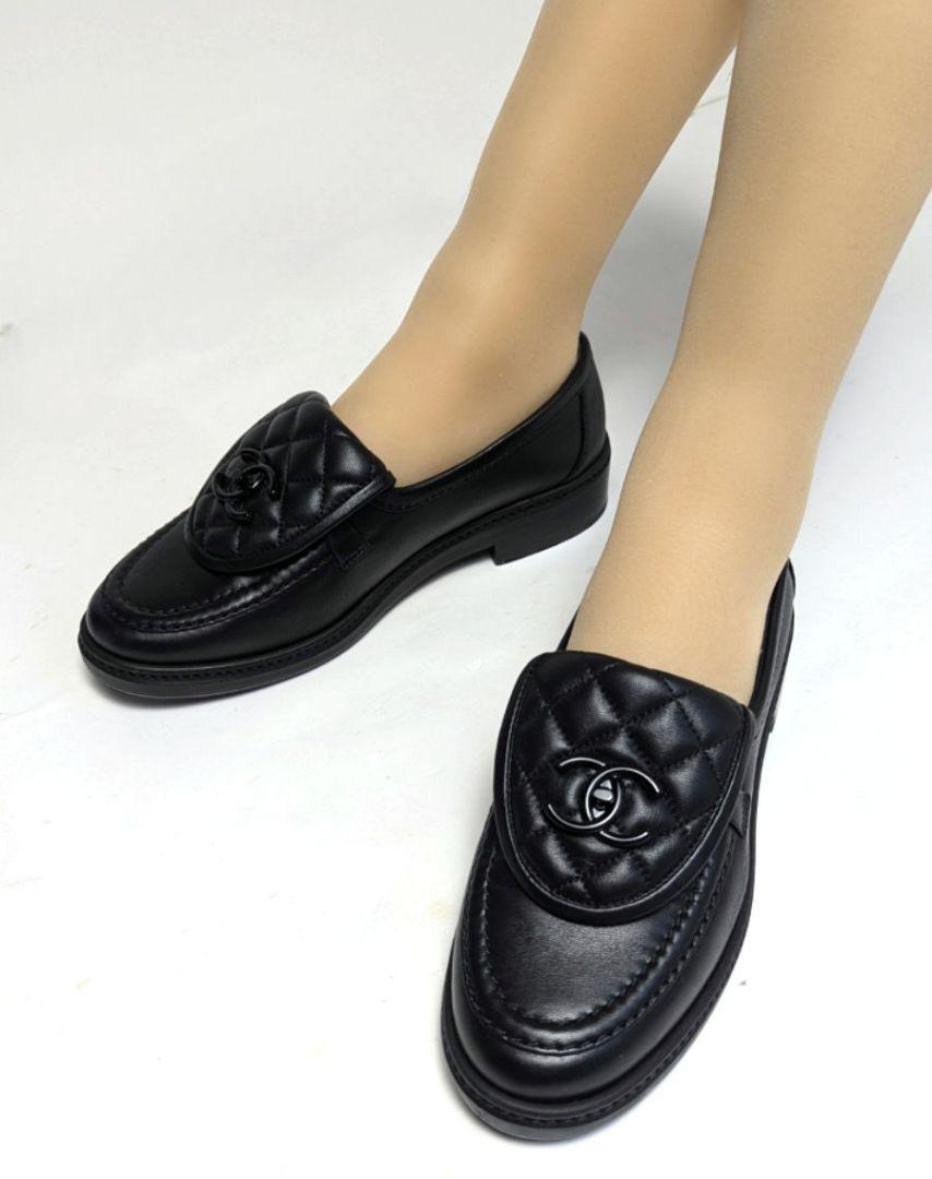 新品そっくりさん⭐CHANELシャネル CCターンロック ローファー36.5C黒