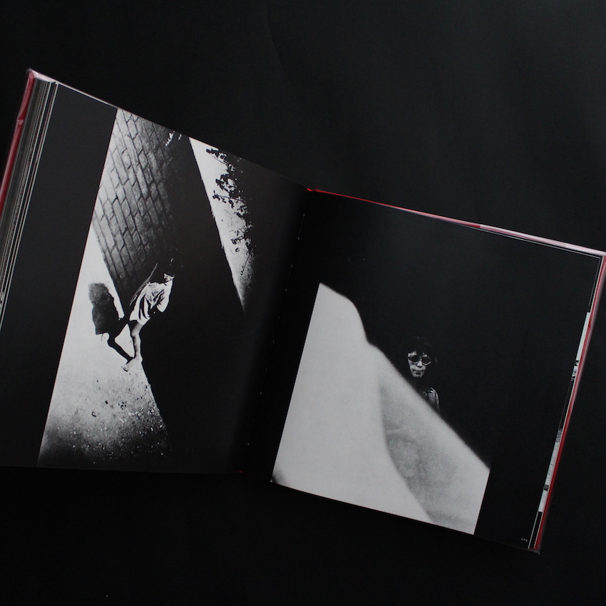 聖なる世界 / Sacre Atavism - 川田 喜久治 / Kikuji Kawada