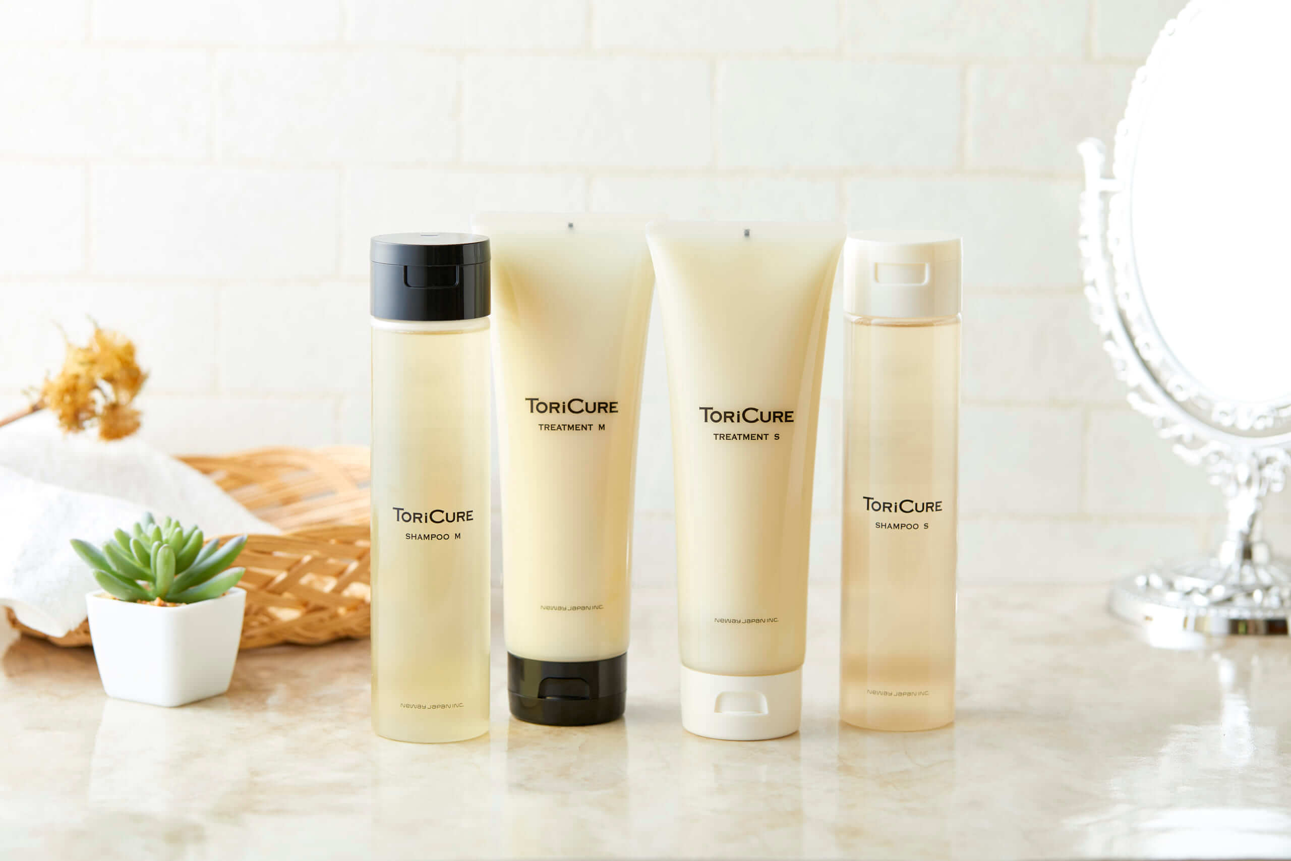 トリキュア・ヘアメンテナンスシリーズ」のホームケアでサロン帰りの