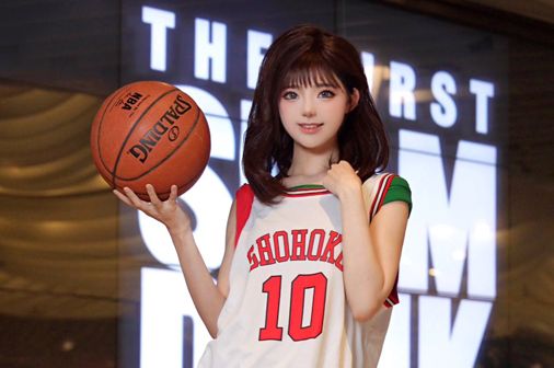 中国美女レイヤーによる『スラムダンク』赤木晴子のコスプレが圧巻