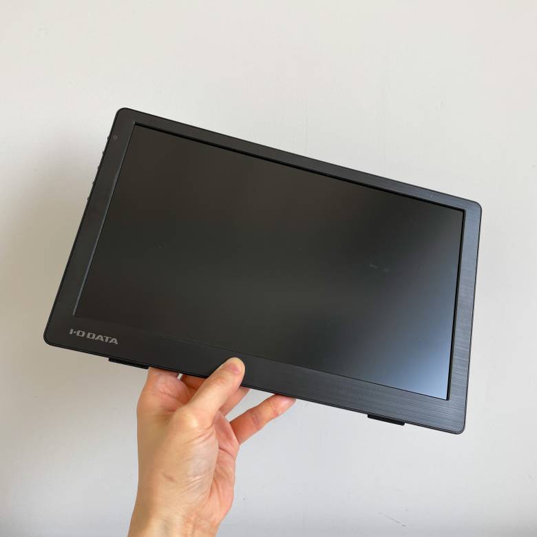 IODATA LCD-CF131XDB-Mレビュー】携帯性にすぐれるフルHD対応13.3型