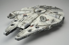 1/72ミレニアム・ファルコン塗装済完成品