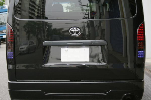ハイエース 200系 スモークテールランプカバー 張付けタイプ