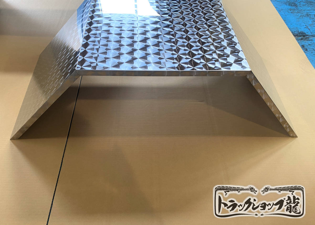 ステンレス リアフェンダー 2枚セット 2t/3t ワイド トラック用 鱗柄