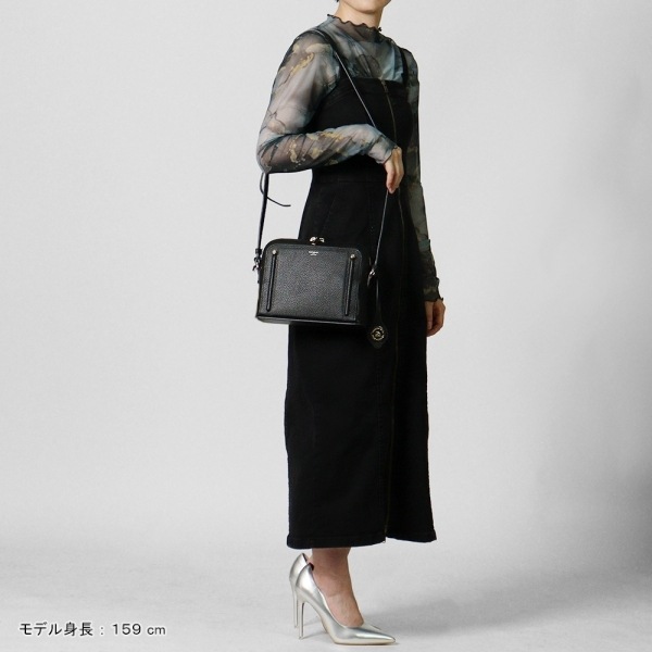 ペッレモルビダ PELLE MORBIDA ショルダーバッグ Vela ヴェーラ