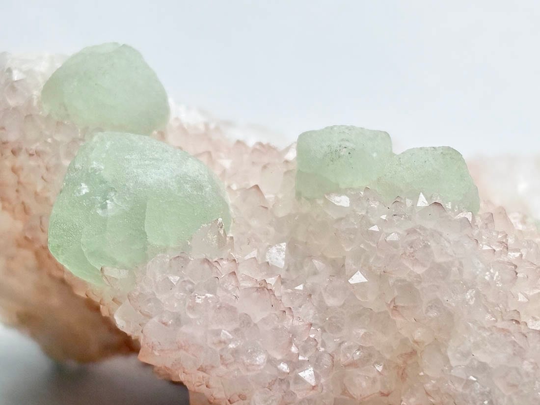 アルゼンチン産 フローライト on クォーツ / Fluorite on Quartz (蛍石