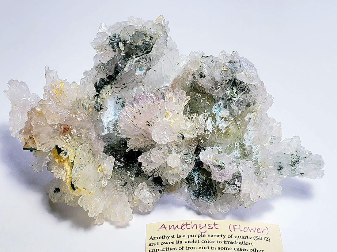 ブラジル産フラワーアメジストクラスター