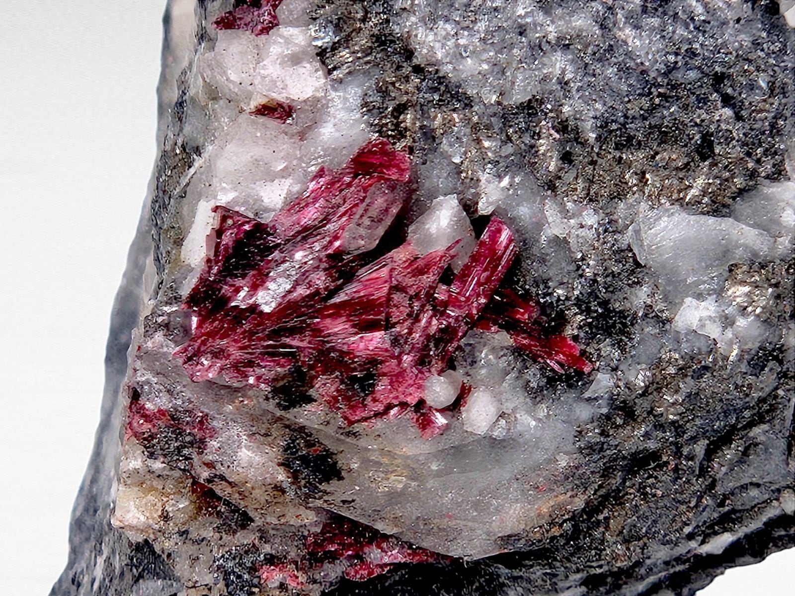 モロッコ産 エリスライト(コバルト華)