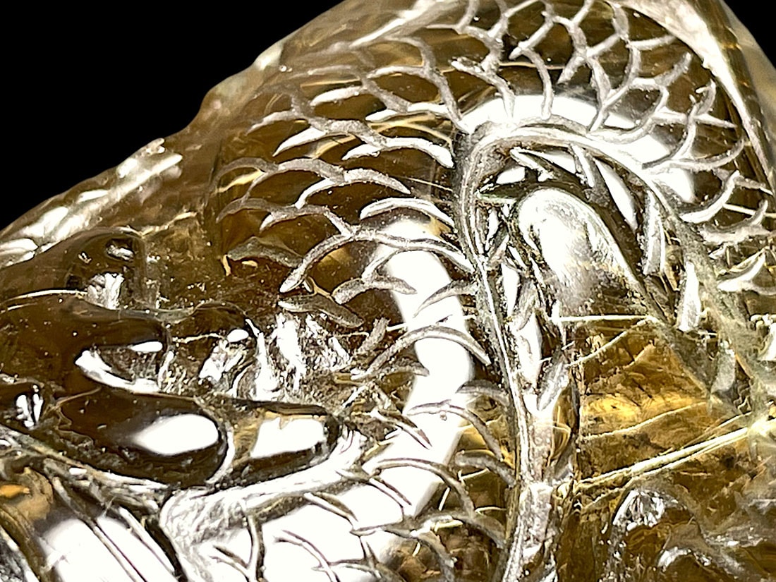 ルチルクォーツ 龍彫刻