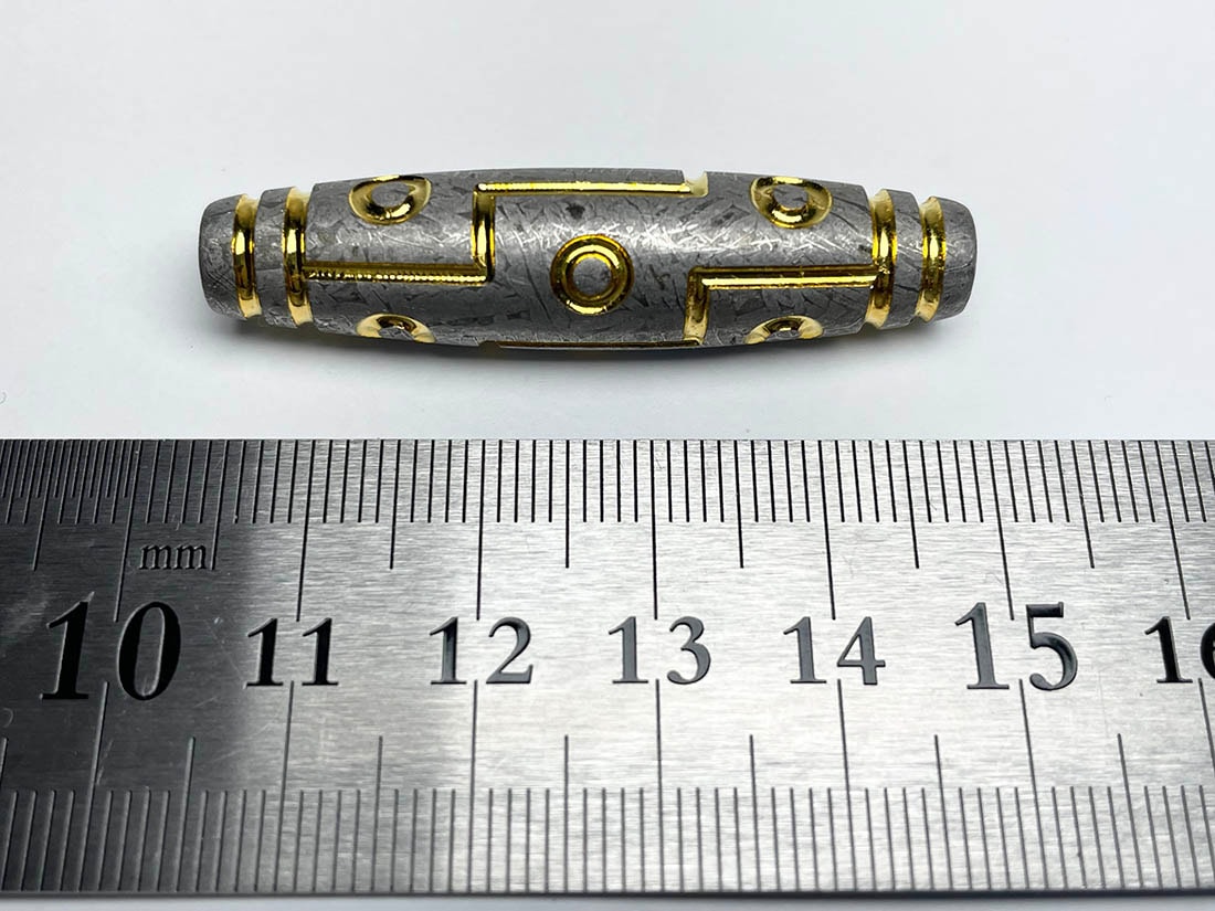 ムオニオナルスタ隕石 ( 九眼天珠 )