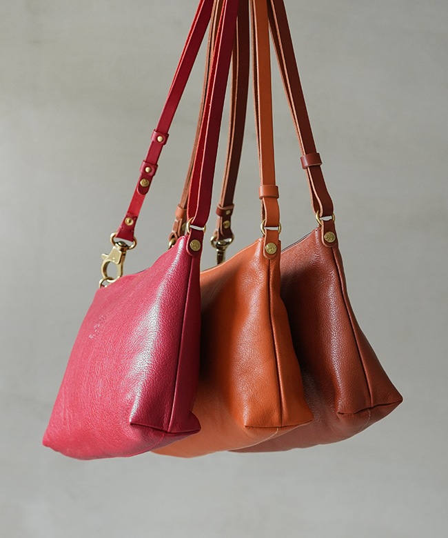 国内正規販売店】[5442302211]IL BISONTE(イルビゾンテ) レザーバッグ