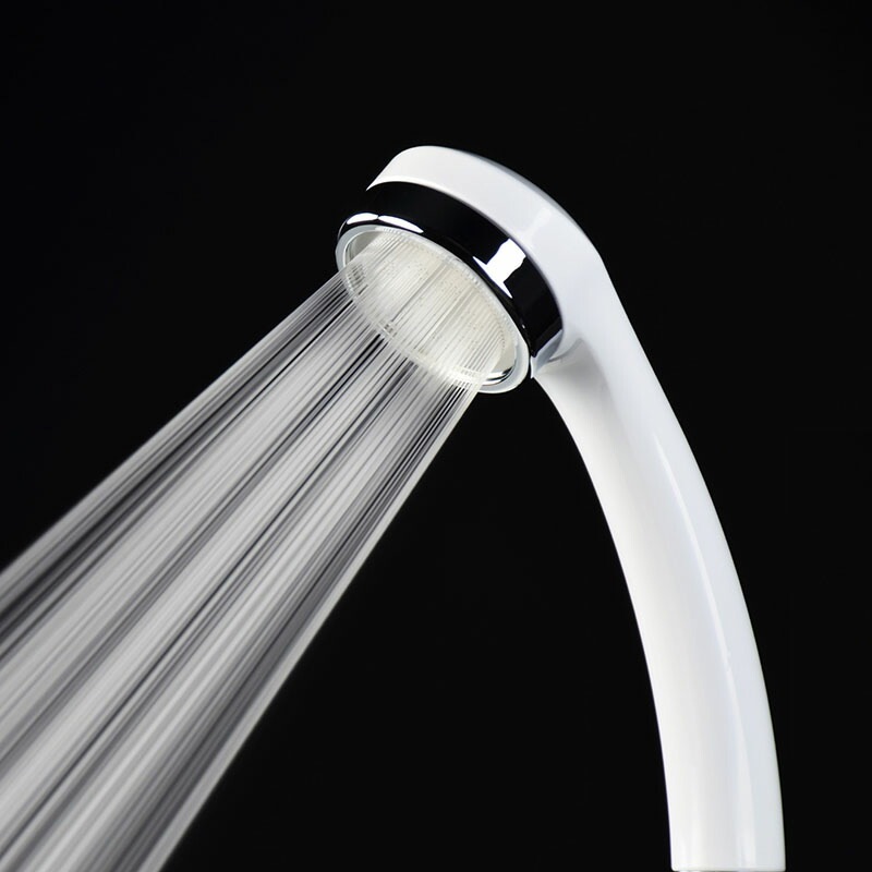 ユアサプライムス.com｜シルキーシャワーヘッド メタリック 節水 極細