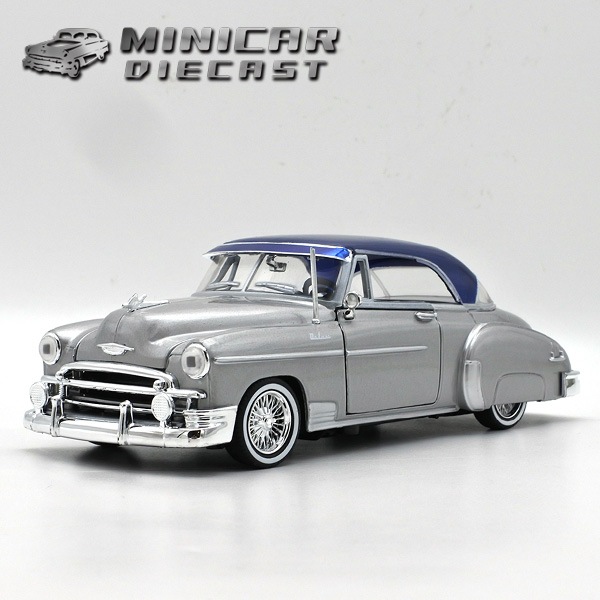 1/24 ミニカー 箱入り 1950 CHEVROLET BELAIR GET LOW シルバー
