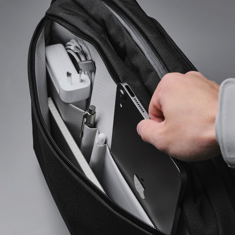 ELEMENTS TECH BRIEF PRO | BACKPACKS | 【公式】ALPAKA (アルパカ)