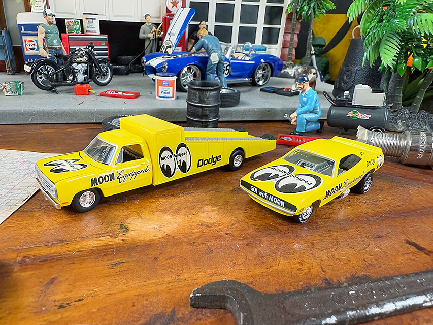 ムーンアイズ限定 M2 ミニカー 1974年 ダッジ トラック ＆ 1971年