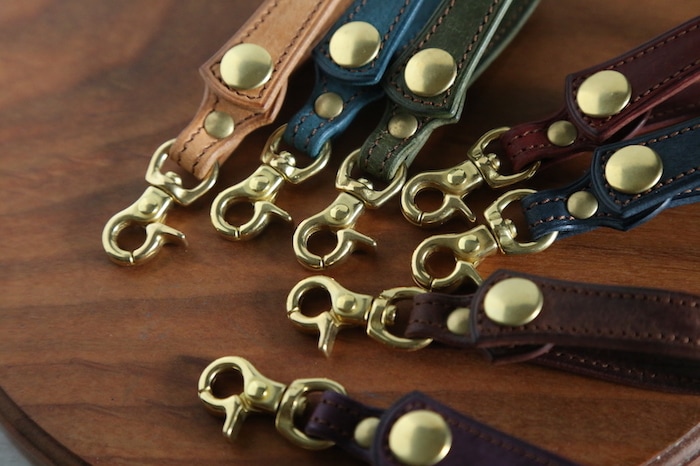 サイズの選べるレザーストラップ ダークブラウン | Key holder