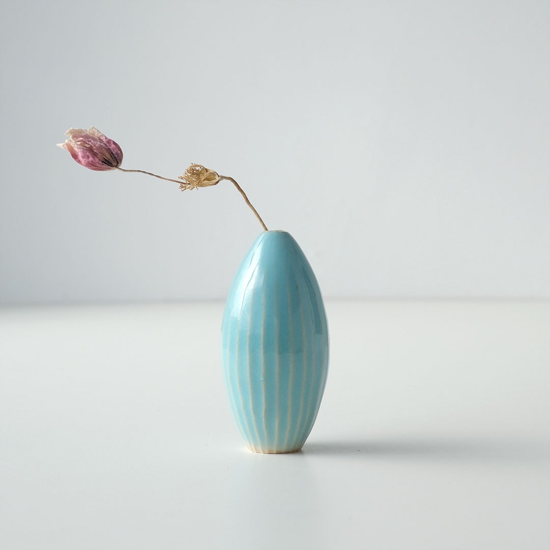 一輪挿し/しのぎ/水色 | 陶工房 Ron | 糸島くらし×ここのき 公式通販サイト