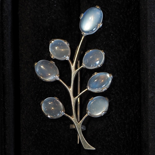 シルバー ムーンストーン リーフブローチ