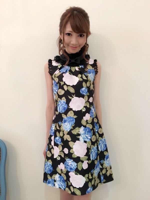 レースの襟飾りの少女ワンピ【プリンセスJAPONローズ柄ブルー