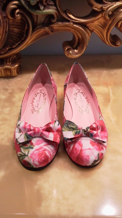 バロックリボンフラットシューズ ： JESUS DIAMANTE [ジーザス