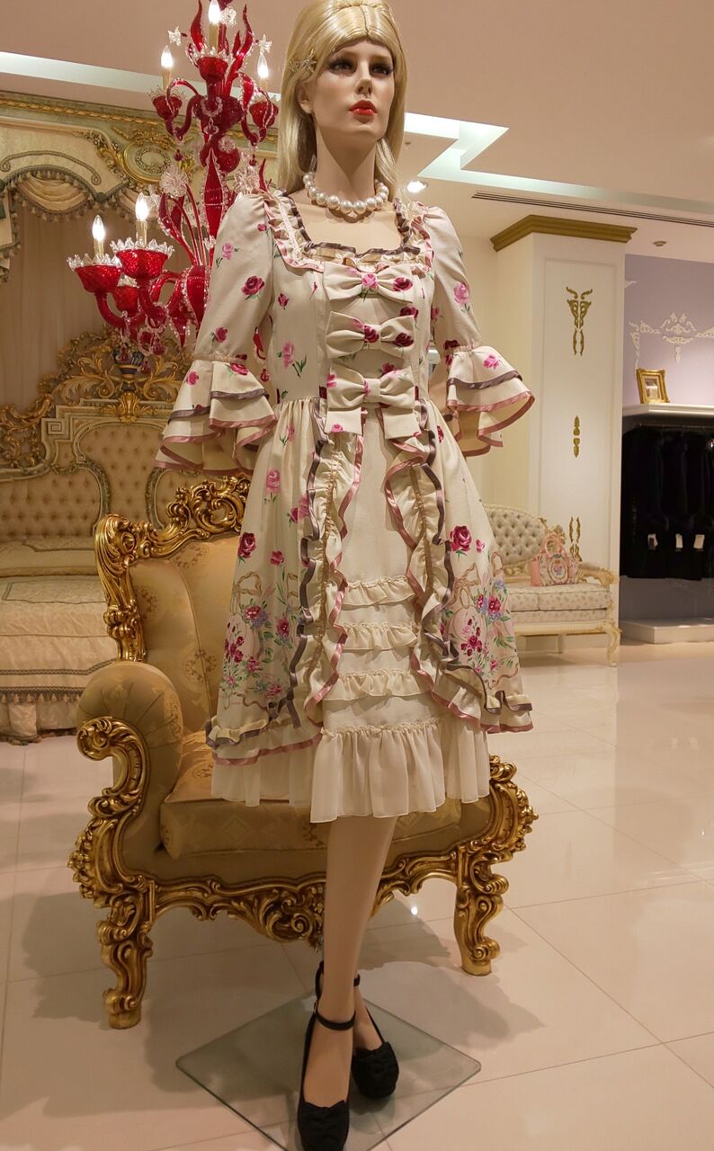 ベルサイユワンピ【オーナメントリボン柄】 ： JESUS DIAMANTE