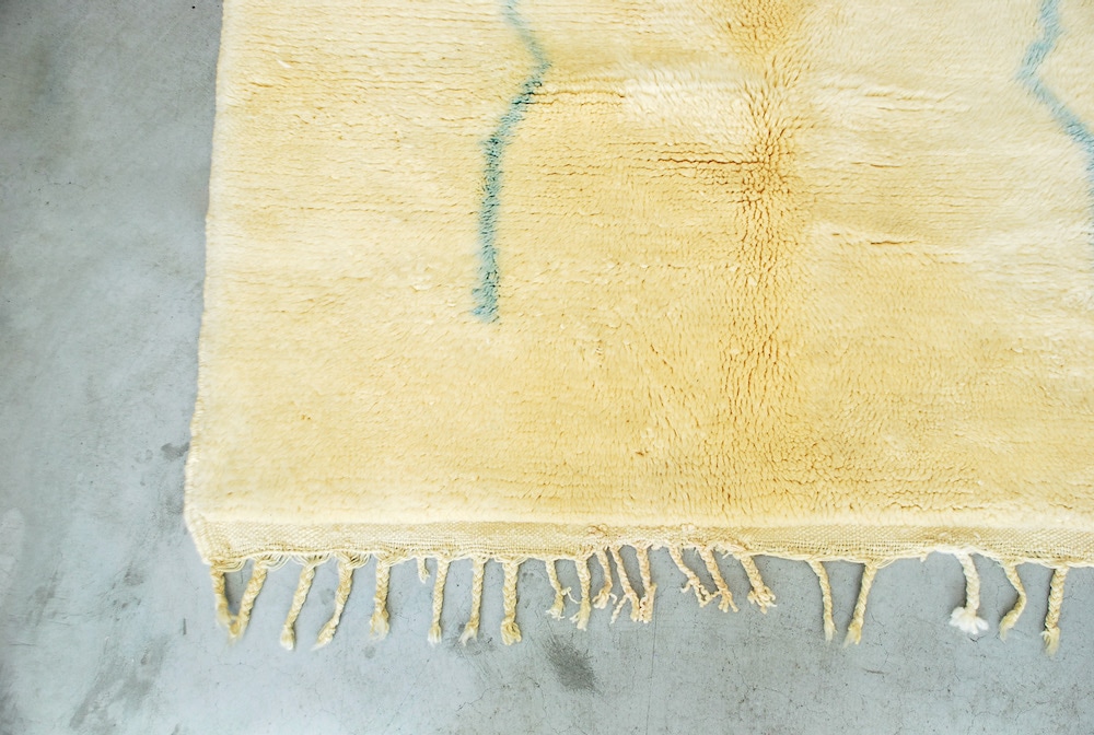 LIGHT YEARS(ライト イヤーズ)