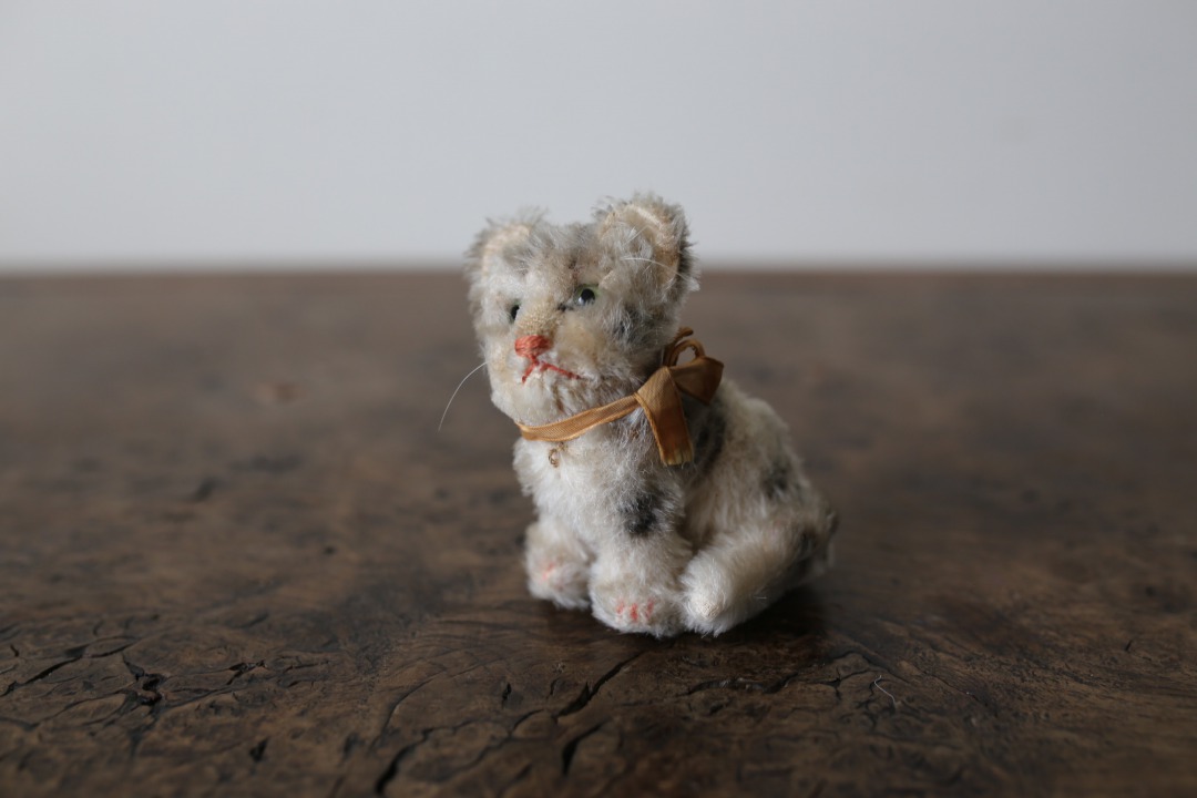 シュタイフ 猫の“スージー” ｜ D+EMARKET Online